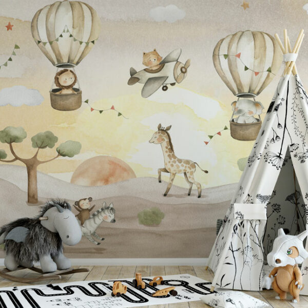 טפט חדר ילדים ציור של מדבר בשקיעה עם חיות וכדורים פורחים
